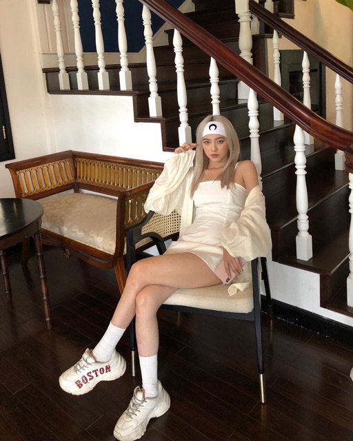 Nguyên set đầm hai dây và áo khoác | BigBuy360 - bigbuy360.vn