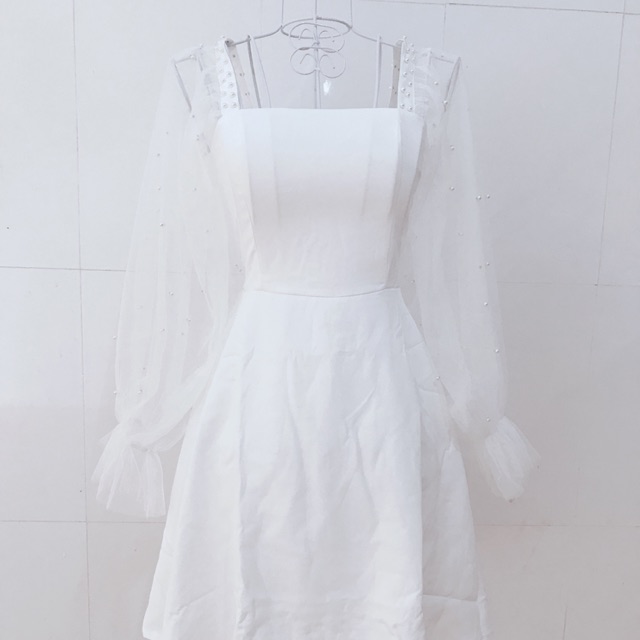 Váy tay bồng đính hạt