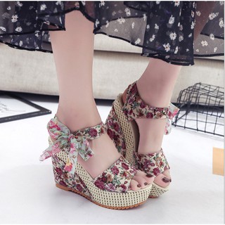 Giày cao gót đế bằng mix hoa điệu đà