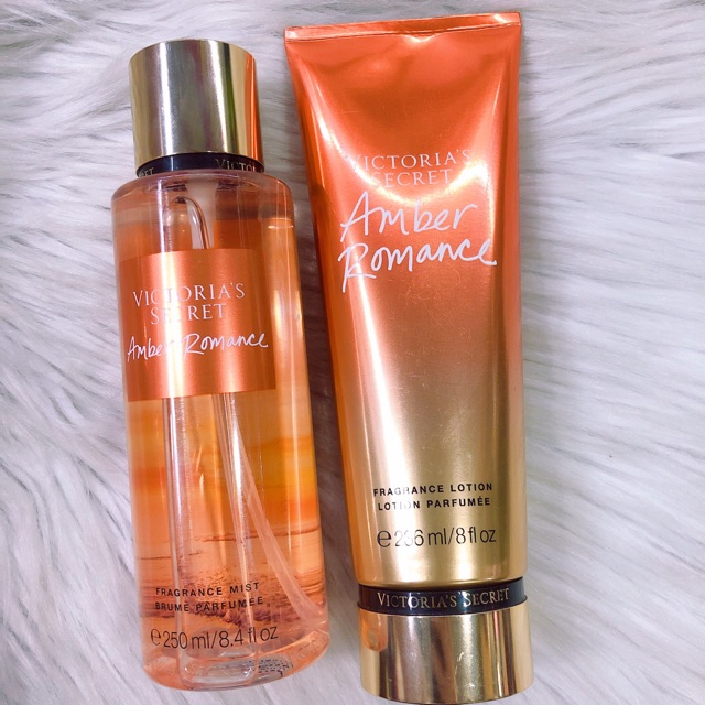 Combo Xịt thơm toàn thân 250ml + Sữa dưỡng thể 236ml VICTORIAS SECRET AMBER ROMANCE