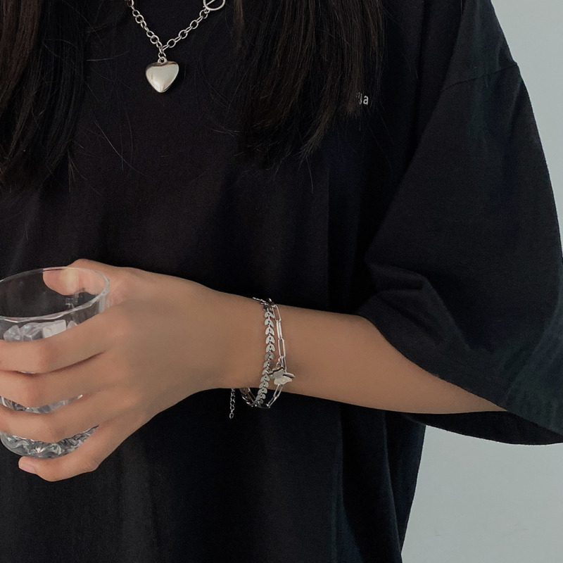 Vòng tay kim loại phối mặt hình bướm thời trang hiphop cá tính