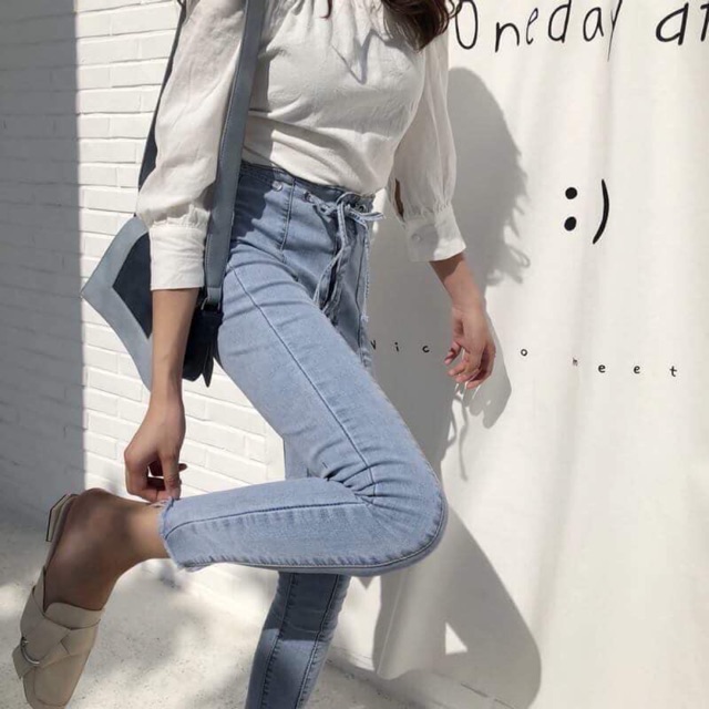 Quần bò đai nơ đây ạ Chất cực dày dặn ạ,đai chun sơ vin áo gì cũng đẹp luôn chị em nhé.