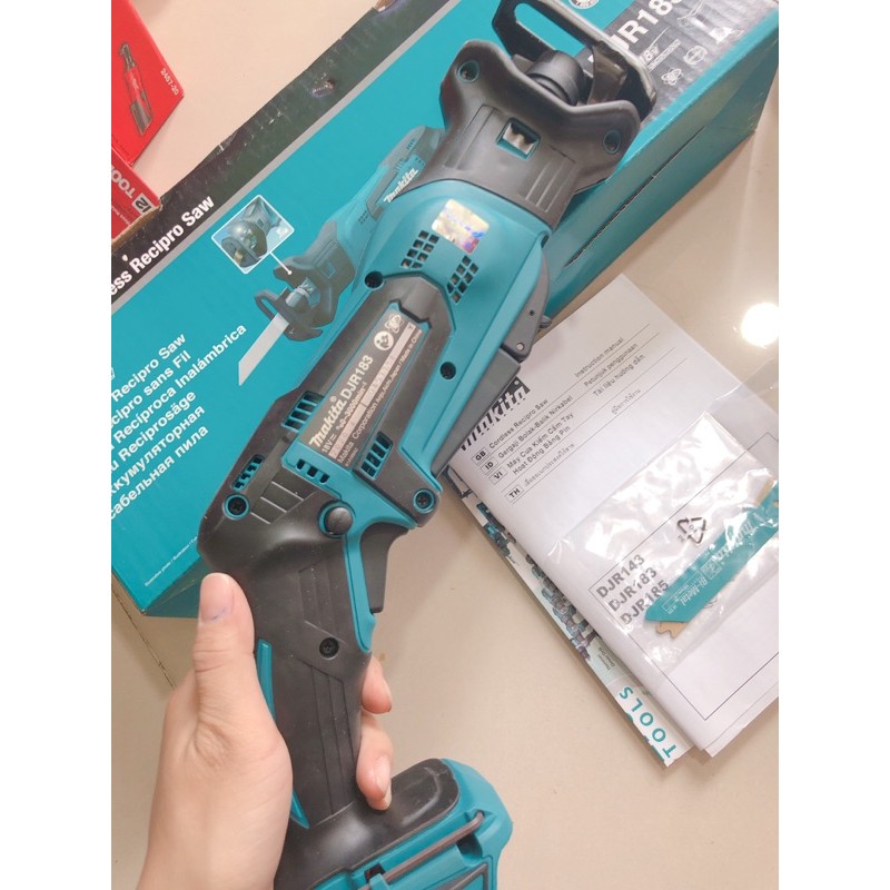 Cưa kiếm makita 18v DJR183z