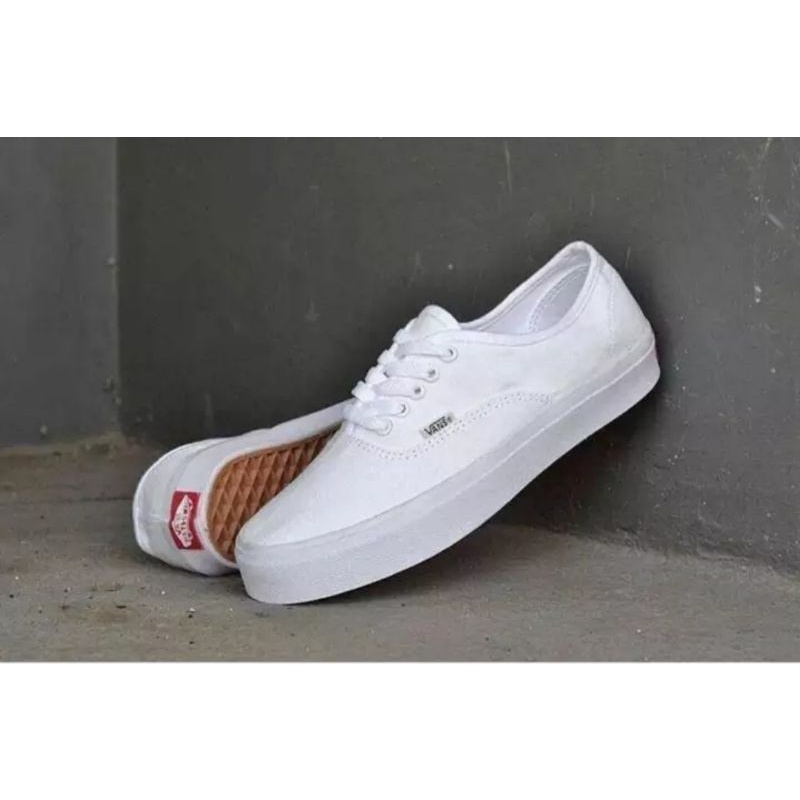 VANS CLASSIC TRẮNG ĐEN NAM NỮ TẶNG BOX