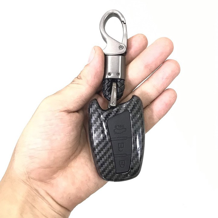 Ốp bọc chìa khóa xe Hyundai Santafe 2014-2018 vân Carbon- kèm móc đeo INOX(hàng cao cấp)