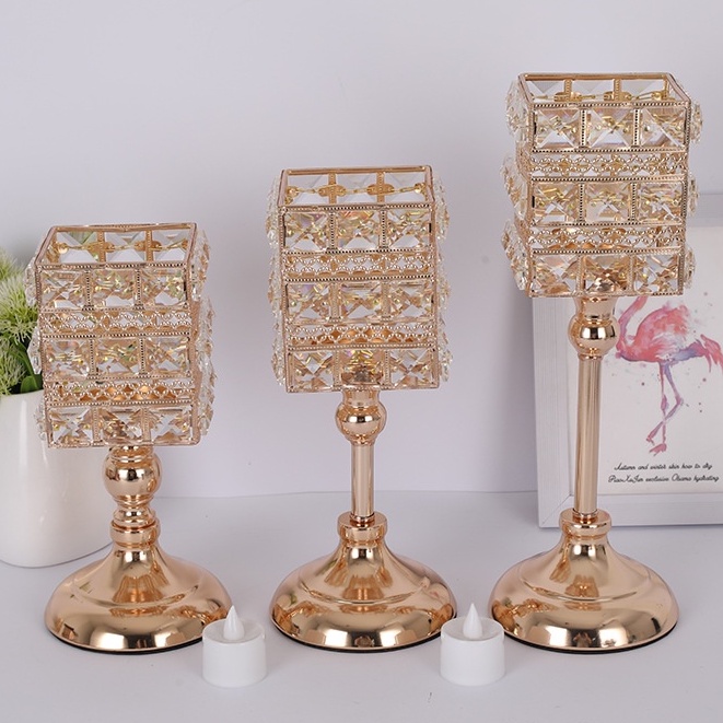 Đế nến đính đá pha lê trang trí bàn tiệc thiết kế hiện đại