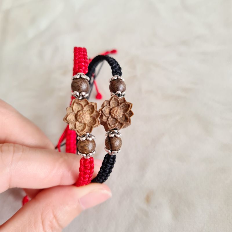 Vòng Chỉ Hoa Sen Trầm Hương - N27 | BigBuy360 - bigbuy360.vn