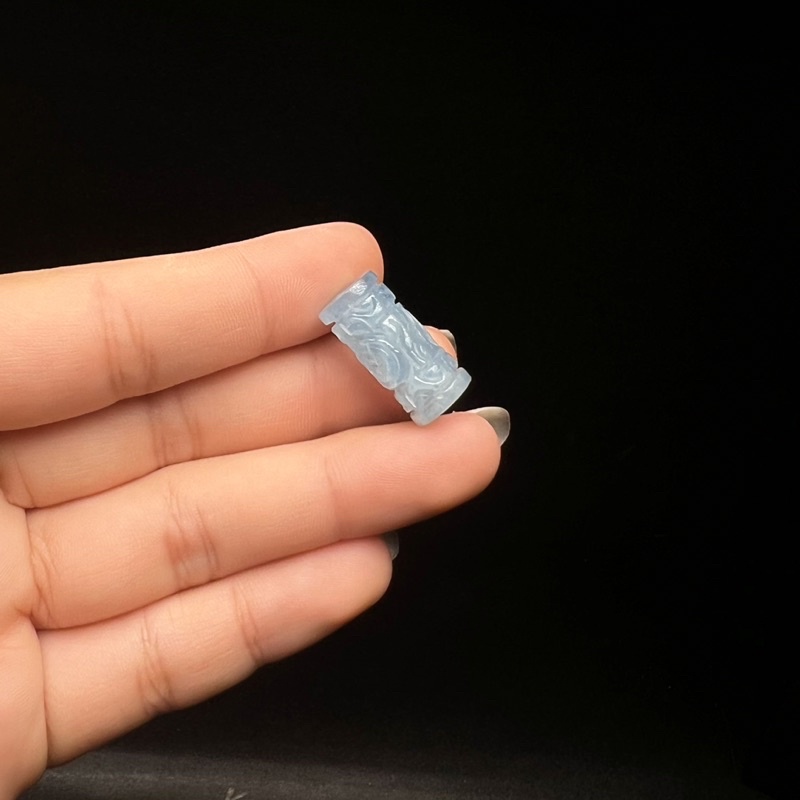Lu thống chạm hoa aquamarine
