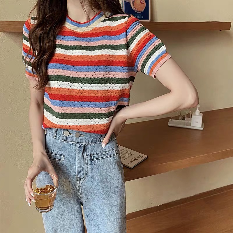 Áo Thun Tay Ngắn Cổ Tròn Hoạ Tiết Kẻ Sọc Cầu Vồng Thiết Kế Dáng Rộng Thoải Mái