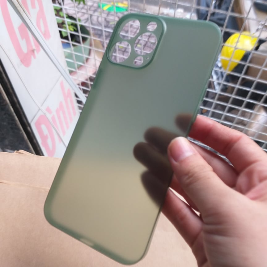 Ốp Lưng Siêu Mỏng iPhone 13 Pro Max Dạng Nhám Mờ Chính Hãng Hiệu Usams