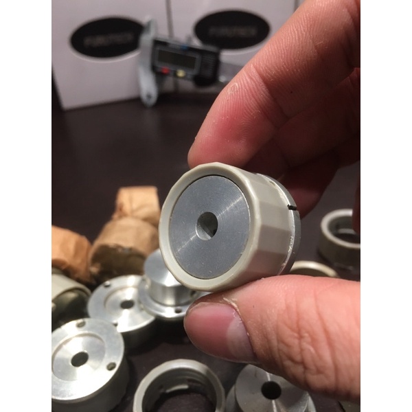 Núm vặn volume Chiết áp Amply 28mm mới tồn kho Nga
