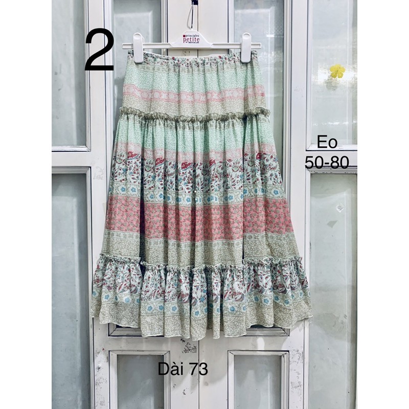 Chân váy xoè tầng
