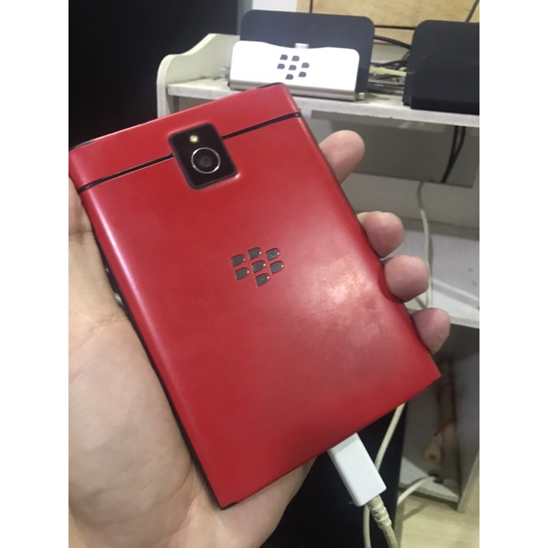 Điện thoại blackberry pasport red màu đỏ