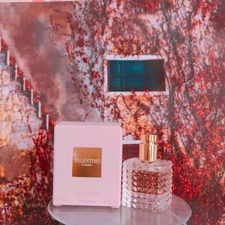 Nước hoa nam nữ 212 vip men 100ml và valentino donnan 100ml.