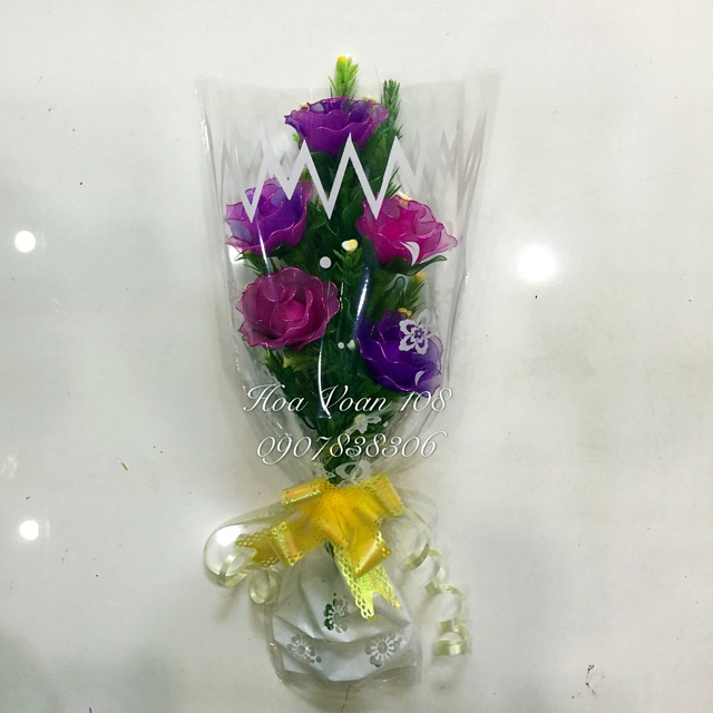 Bó hoa hồng vải voan
