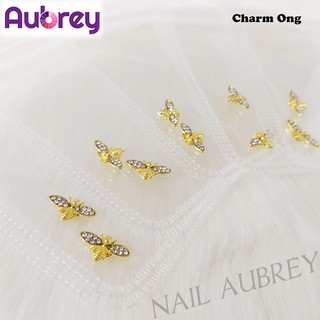 Charm đá hình con ong vàng