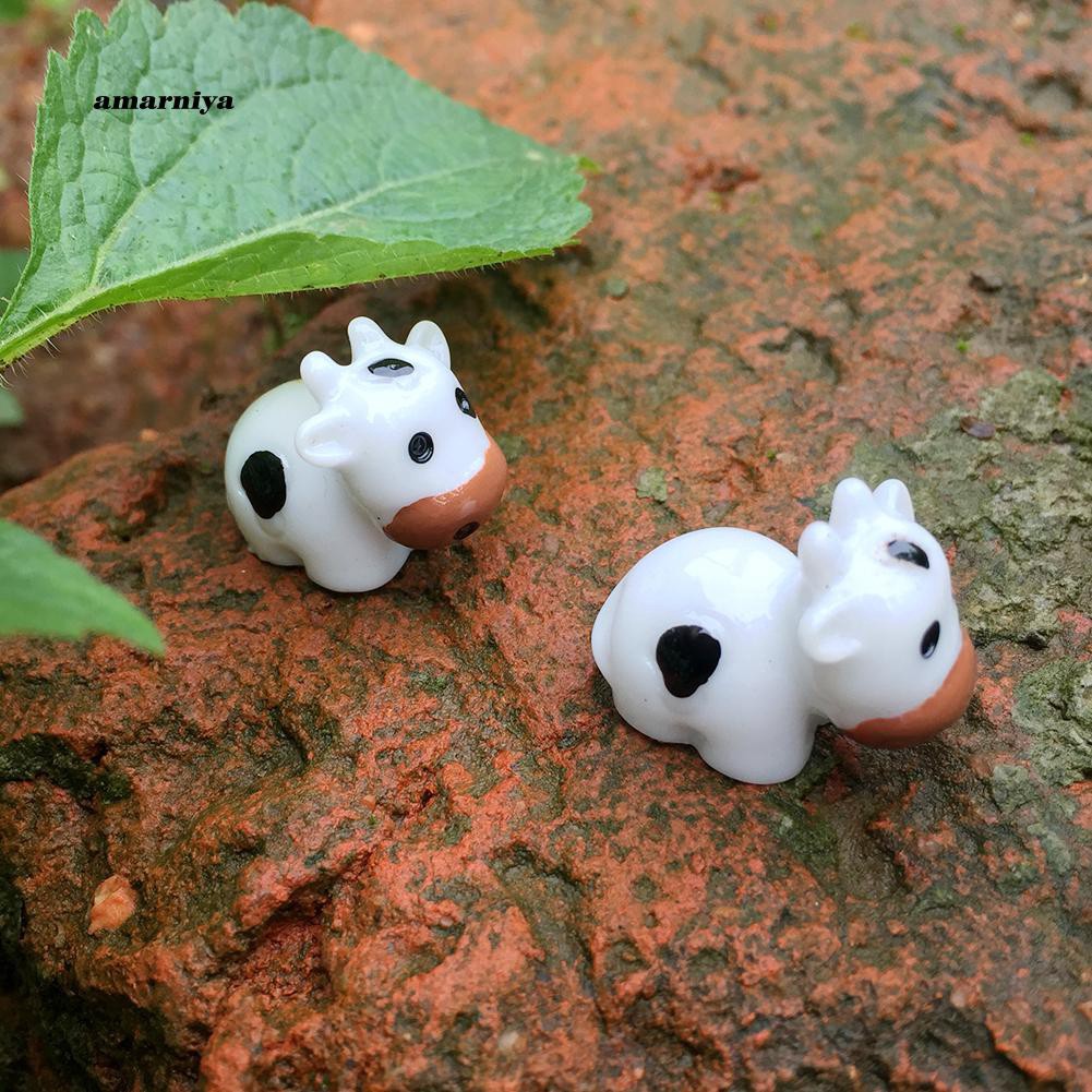 Set 2 mô hình chú bò nhỏ xinh dùng để trang trí tiểu cảnh