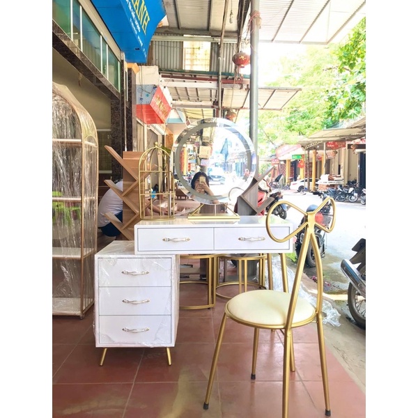 Bộ bàn trang điểm và kệ lồng chim lớn