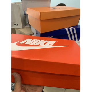 Hộp Giày Nike Cam