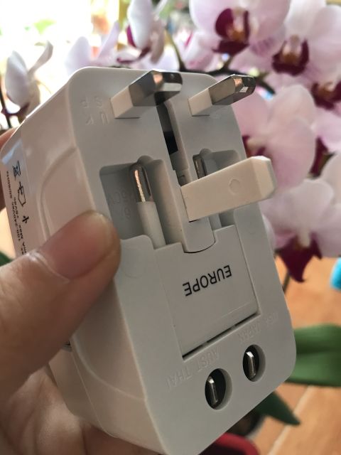 [ Hàng Chuẩn Loại 1] Ổ cắm điện du lịch 2 cổng USB quốc tế [UNIVERSAL TRAVEL ADAPTOR]