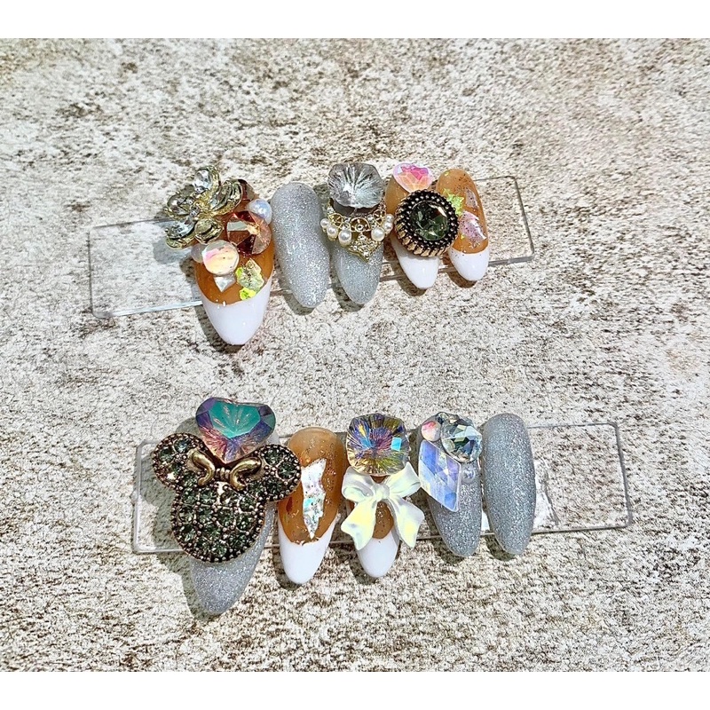 Charm set gấu nơ ( y hình )