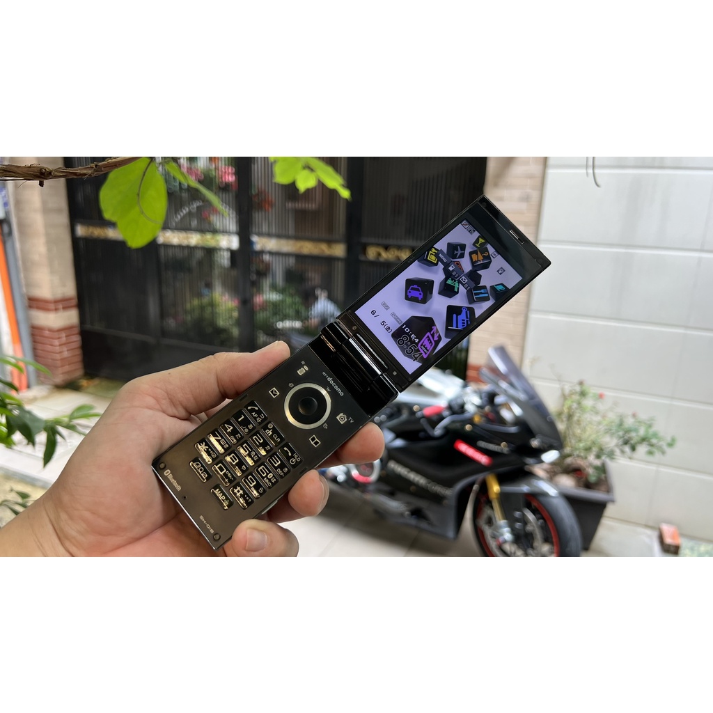 Điện thoại sharp sh-01b  chính hãng