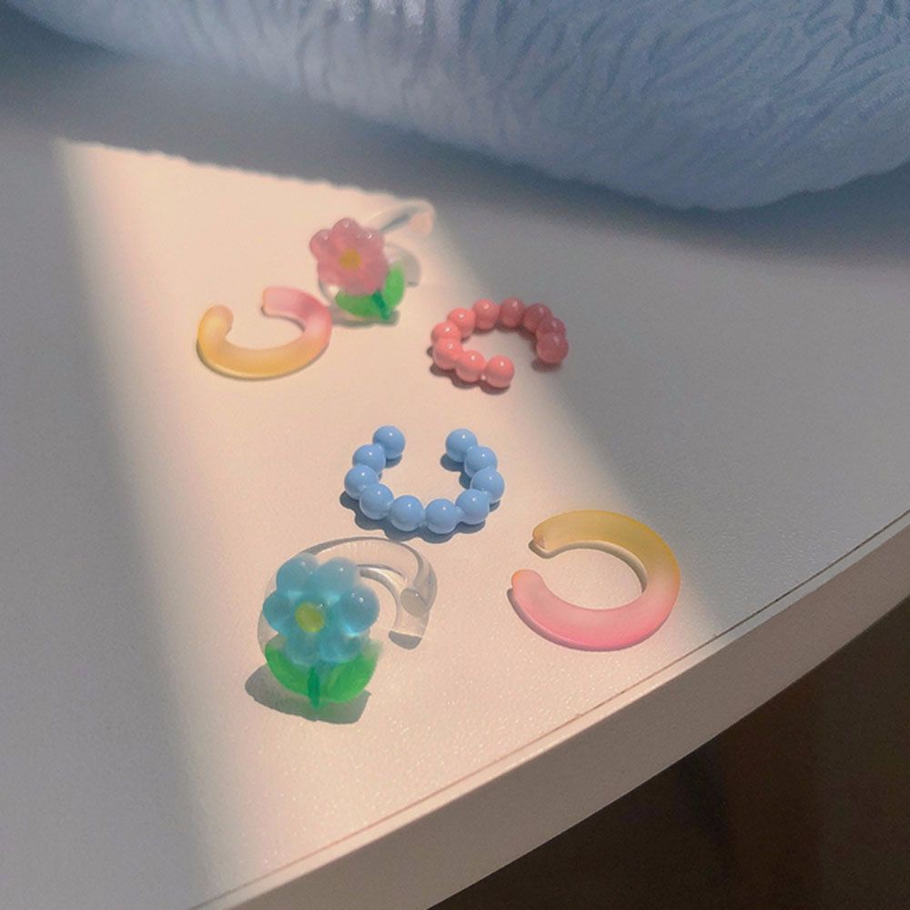 Bộ 3 Khuyên Kẹp Vành Tai Bằng Nhựa Resin Acrylic Hình Hoa Nhiều Màu Dễ Thương Cho Nữ