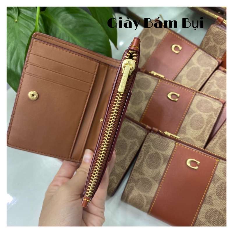 Ví Coach gập đôi Signature Logo Bifold
