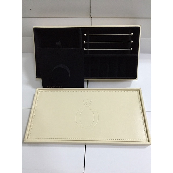 Hộp Đựng Trang Sức Pandora Hình Vuông Bằng Da PU