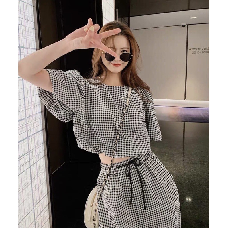 Set croptop tay bồng kèm quần suông ống bo caro