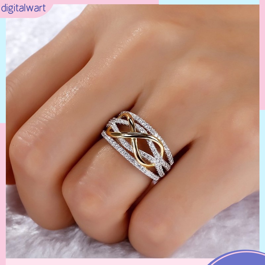 Nhẫn đính hôn đính đá hình số 8 sang trọng