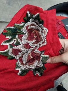 Áo dài đỏ đôi mẹ và bé