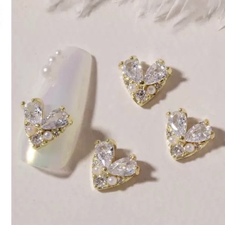 Charm trái tim gắn móng tay