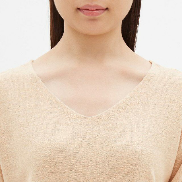 Áo len nữ dáng dài cổ tim của GU - Nhật