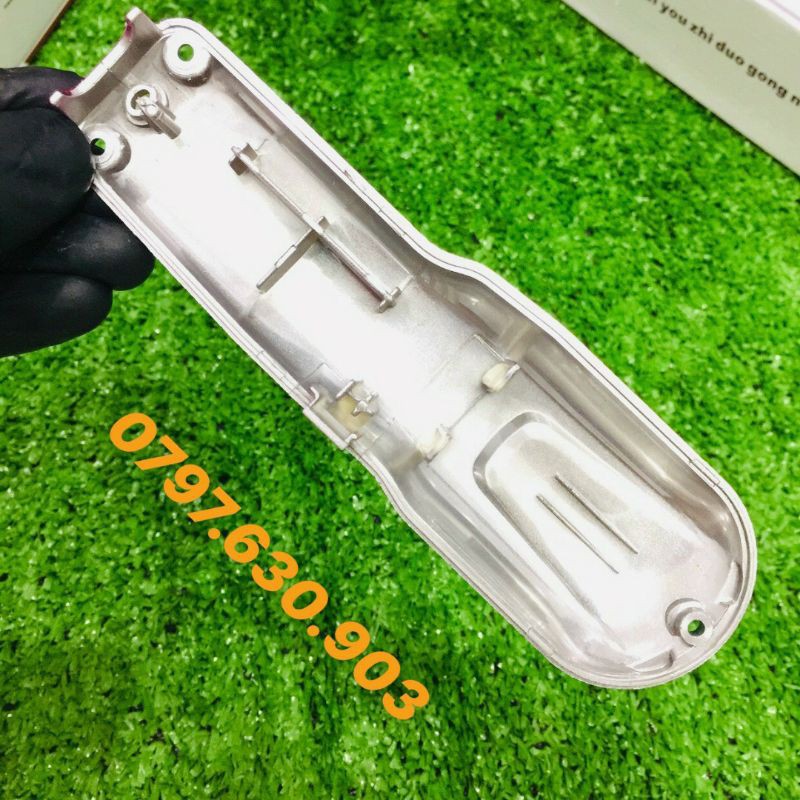 Ốp Tông Đơ Titan.