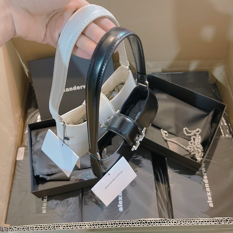 Túi Kẹp nách W Mới Fullbox Size 21 vừa điện thoại