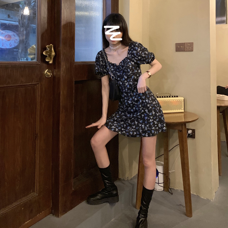 Váy xòe nữ tay ngắn bồng dáng rộng thắt eo 2021, đầm xòe nữ màu đen hoa nhí cổ vuông dúm ngực có nhiều size Hàn Quốc | BigBuy360 - bigbuy360.vn