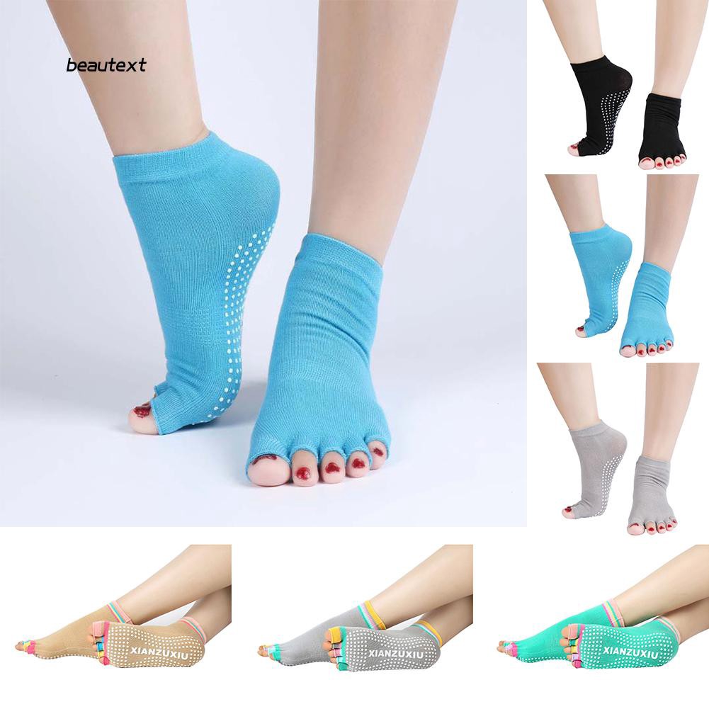 Đôi tất chân hở ngón chất liệu cotton chống trượt dùng tập yoga cho nữ