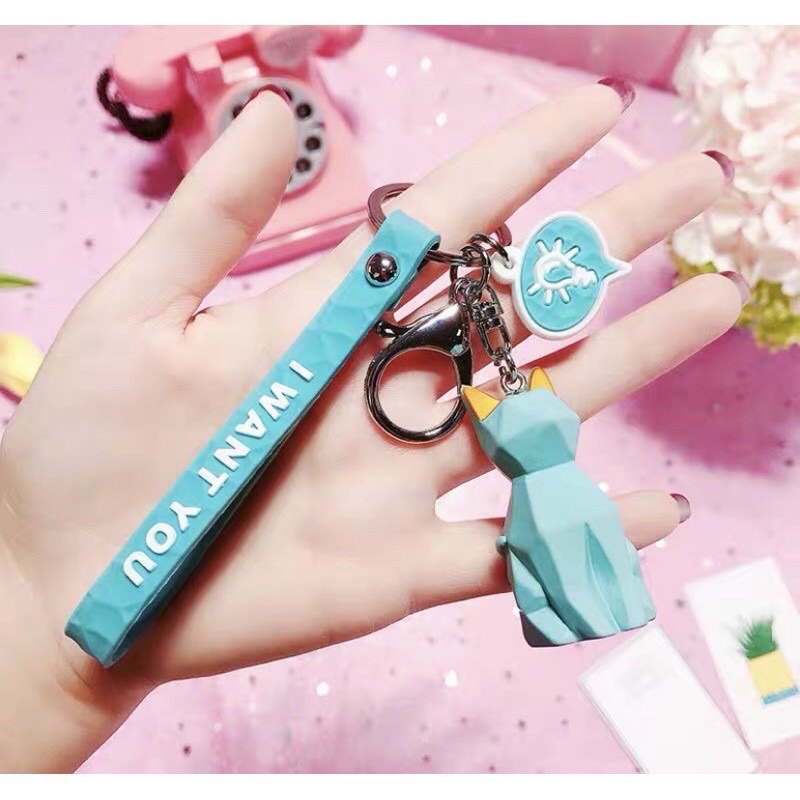 Móc khoá nhựa nguyên khối.