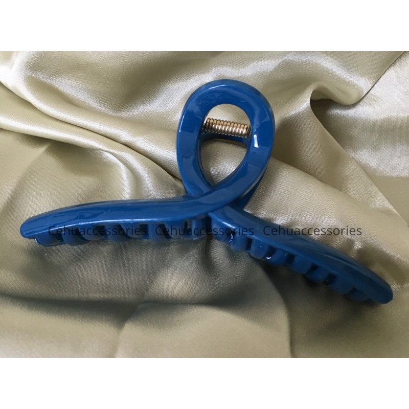 Kẹp tóc nhựa xoắn tiện lợi cho mùa hè của cô nàng cá tính nhà Cehuacc