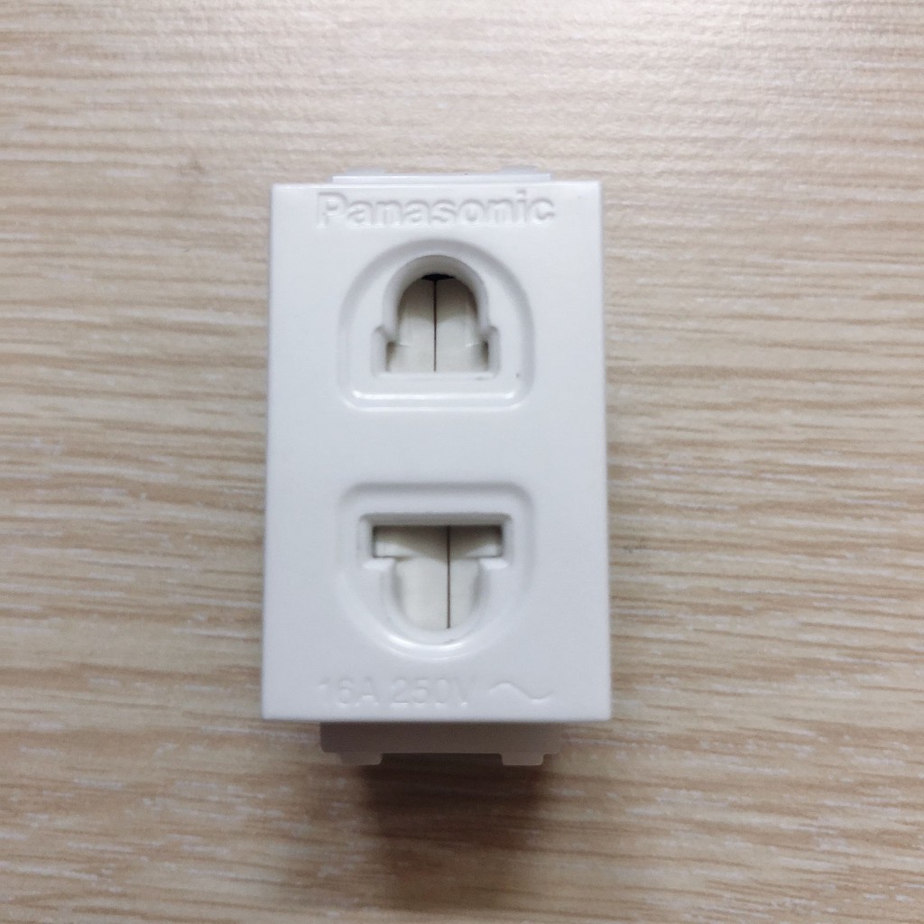 Ổ cắm đơn có màng che Panasonic