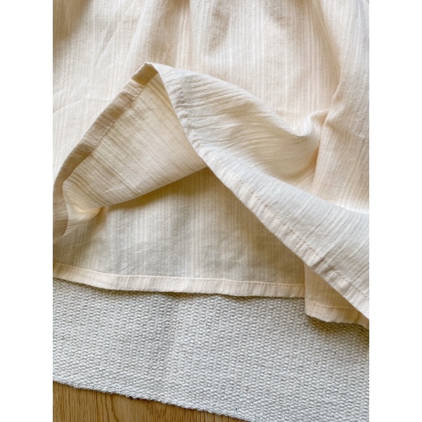 Áo sơ mi cổ bèo ren