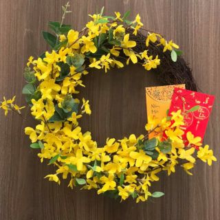 Vòng hoa treo cửa ngày tết - hoa Mai Mỹ