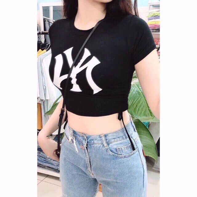 [Mã FAMAYWA giảm 10K đơn 50K] VIDEO_Áo croptop rút dây 2 bên eo in NYork | BigBuy360 - bigbuy360.vn