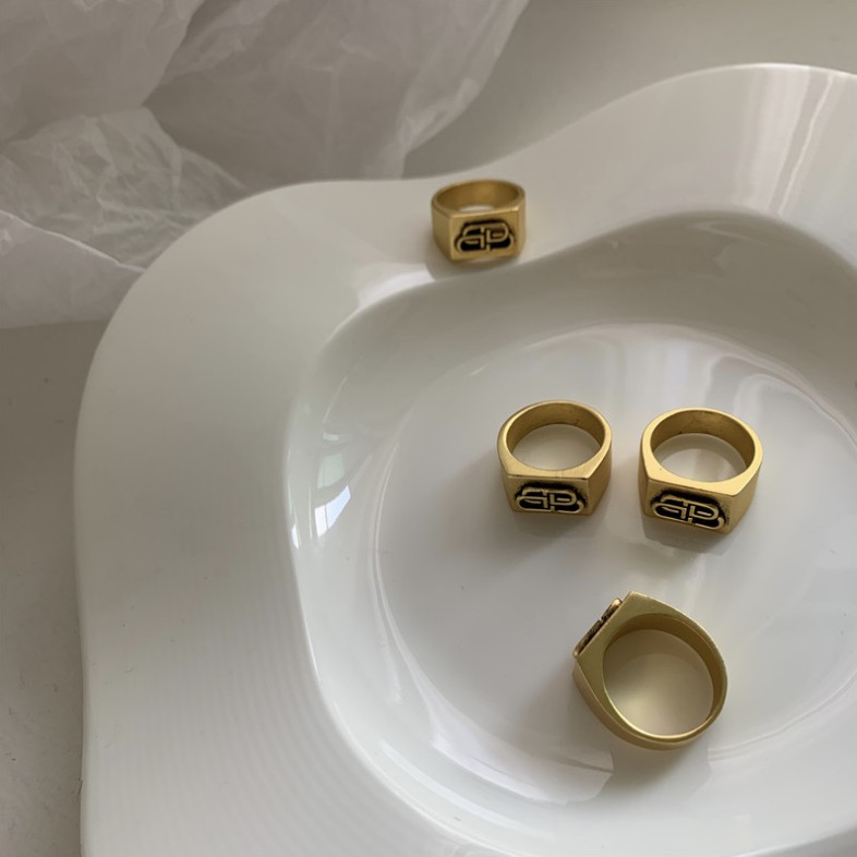 Nhẫn nam nữ Unisex bản dày đơn giản mặt chữ B siêu cá tính phong cách Âu Mỹ Balencia
