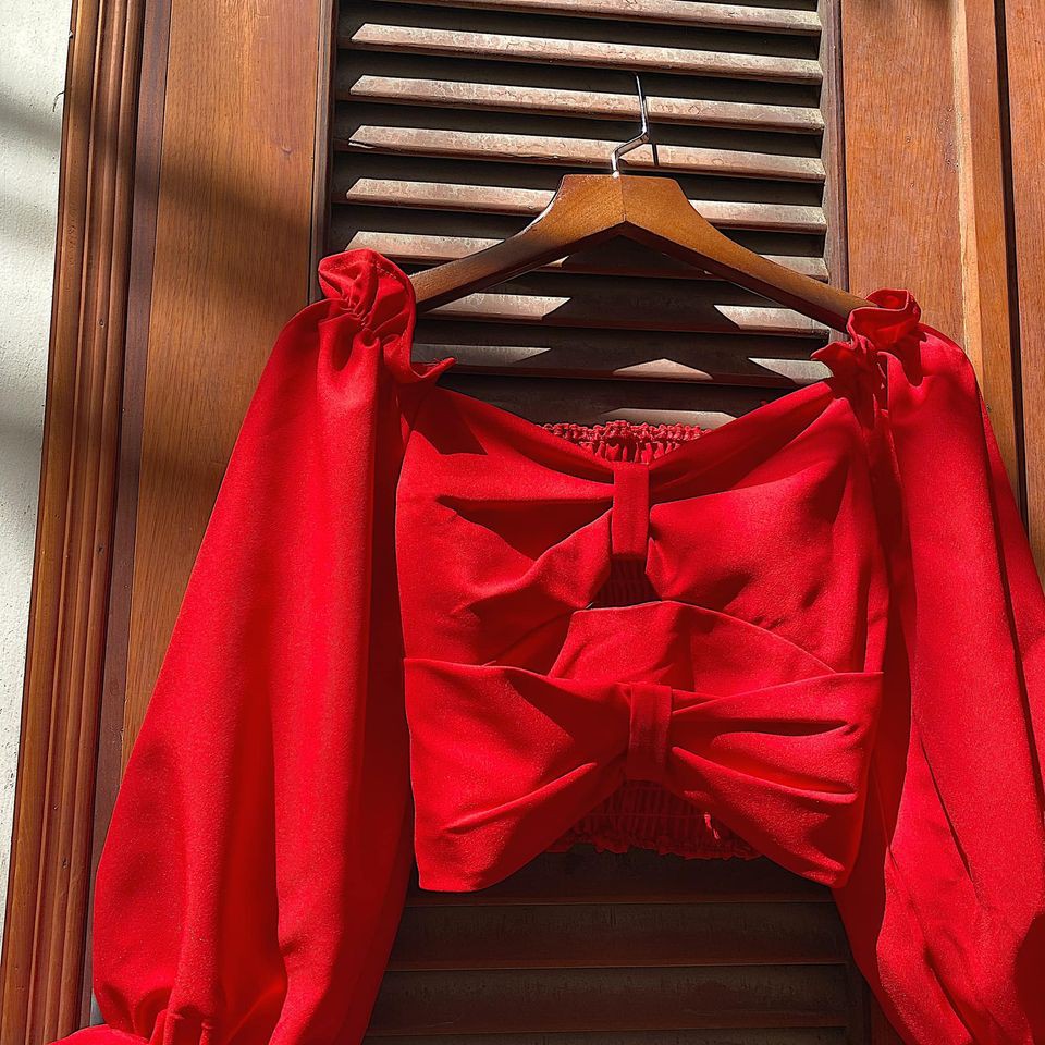 ÁO ĐỎ RỚT VAI NƠ NGỰC - SCARLET TOP