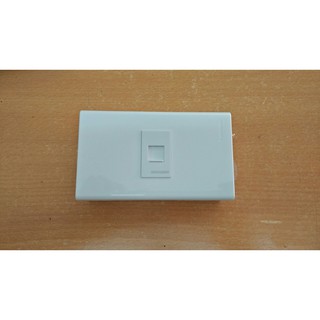 Ổ cắm mạng âm tường mặt Panasonic