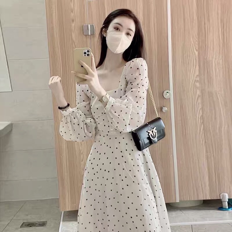 Váy Cổ Vuông Chấm Bi