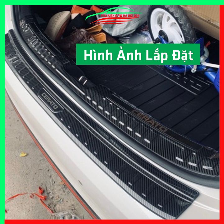 Ốp chống trầy cốp Cerato 2019-2021 cacbon sáng bóng