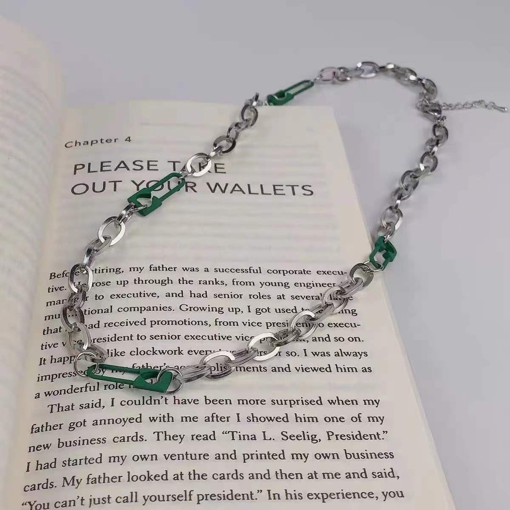 Vòng Cổ Dây Xích Dày Mặt Hình Ghim Cài Màu Xanh Lá Phong Cách Hip Hop Thời Trang Cho Nữ